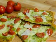 pizza pesto e scaglie