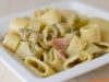 Pasta-con-crema-di-carciofi-e-speck