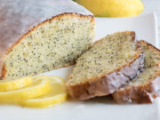 Plumcake al limone con semi di papavero